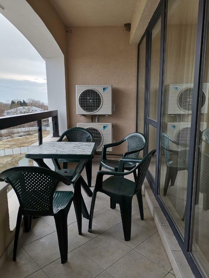 Cozy Apartment By The Sea Saints Constantine and Helena ภายนอก รูปภาพ
