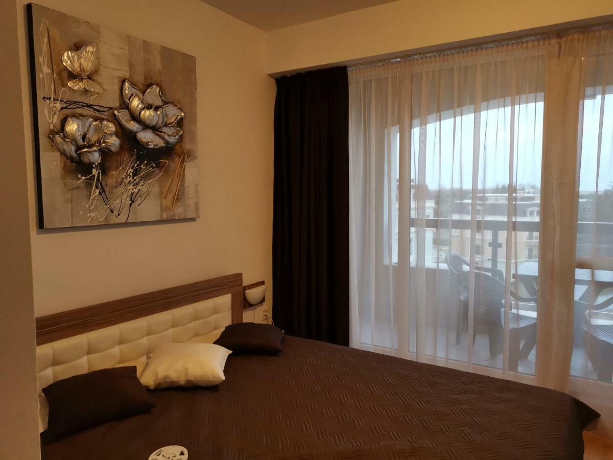 Cozy Apartment By The Sea Saints Constantine and Helena ภายนอก รูปภาพ